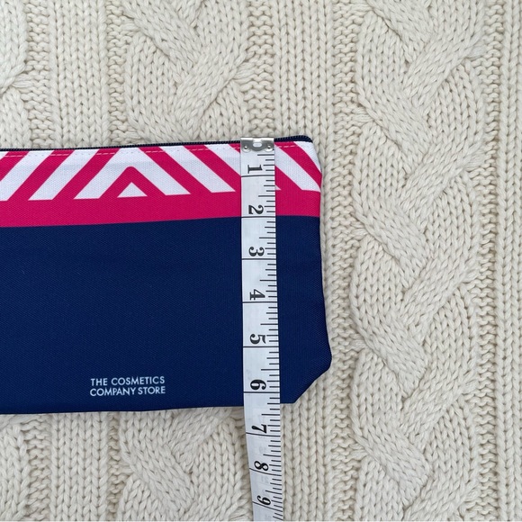 (Free w/ Bundle) The Cosmetics Company Store Makeup Pouch - Picture 5 of 6